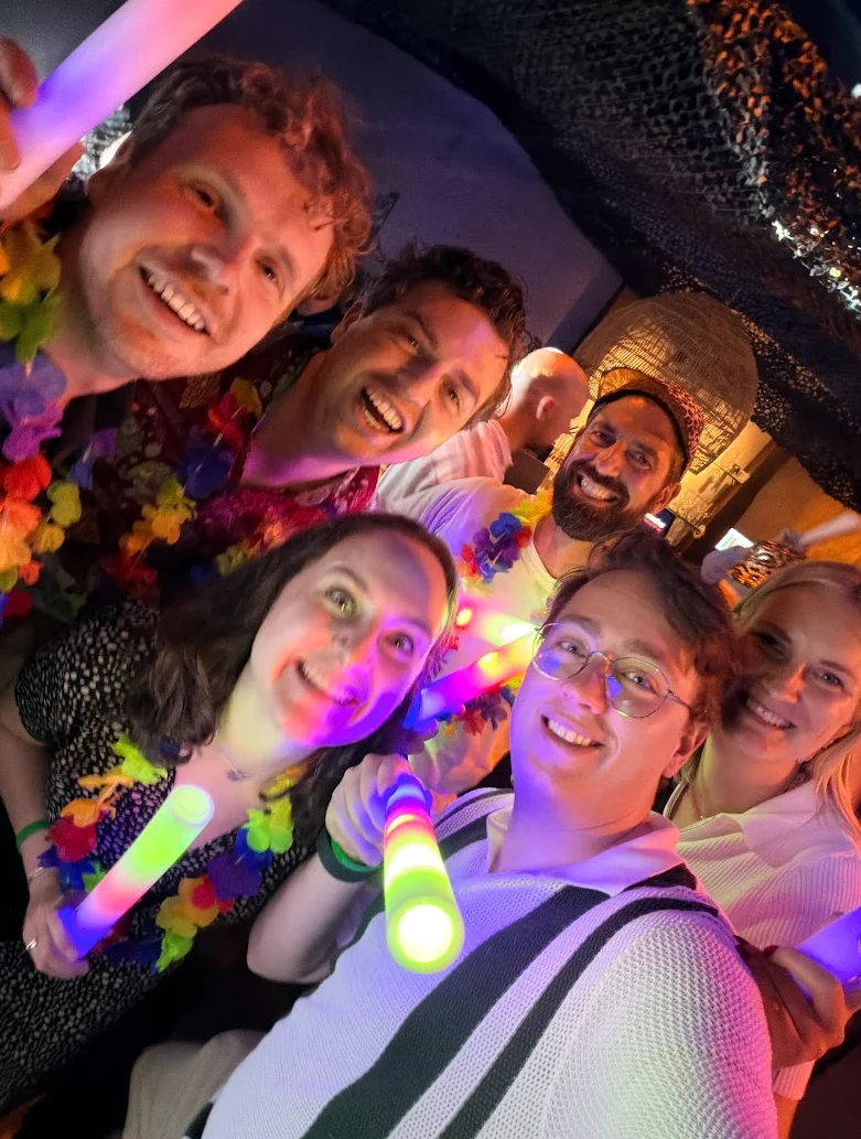JCI-leden tijdens een feestelijke avond