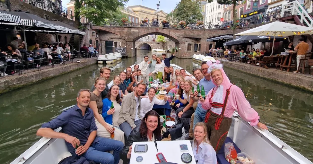 Samen varen door de Utrechtse grachten